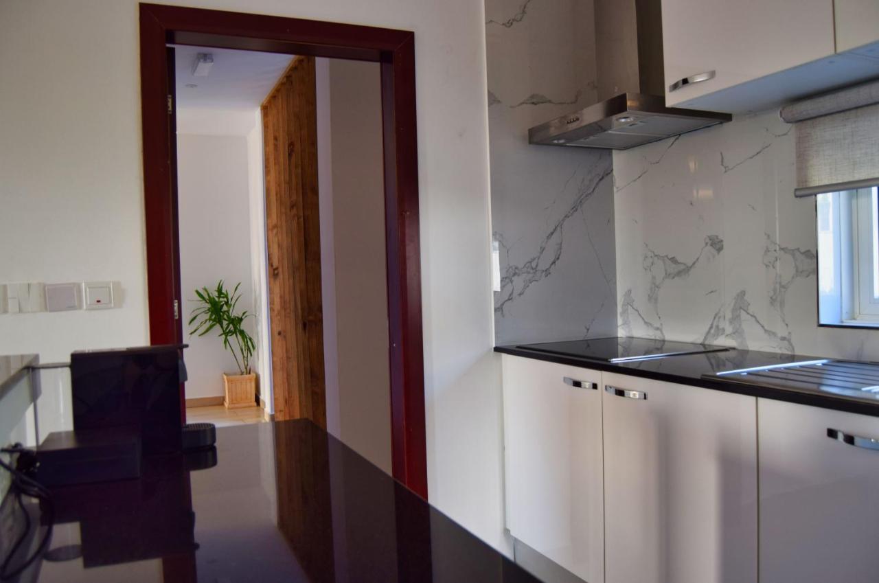 Venlia Apartment วิกตอเรีย ภายนอก รูปภาพ